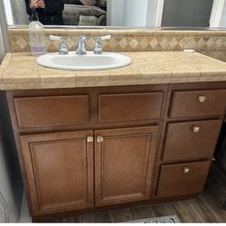 Bathroom  Cabinets – Set (Must Go)