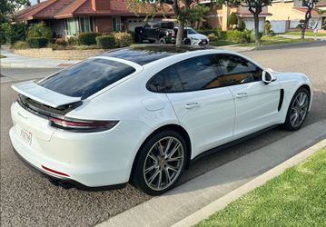 2017 Porsche Panamera 4S