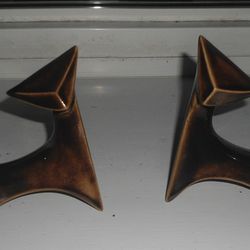 PAIR OF VINTAGE CUBIST ATOMIC CAT FIGURINES
