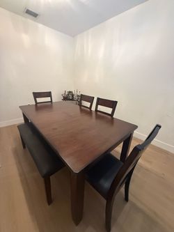 Dining Table & Chairs