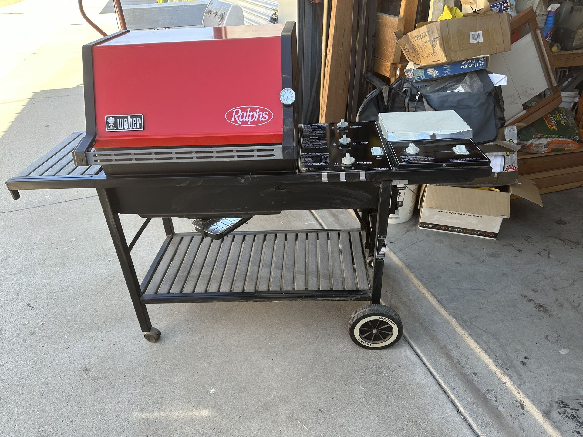 Brand New Weber 3 Burner BBQ Grill With Full Tank $300