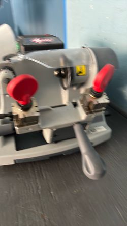 Máquina para aser llaves