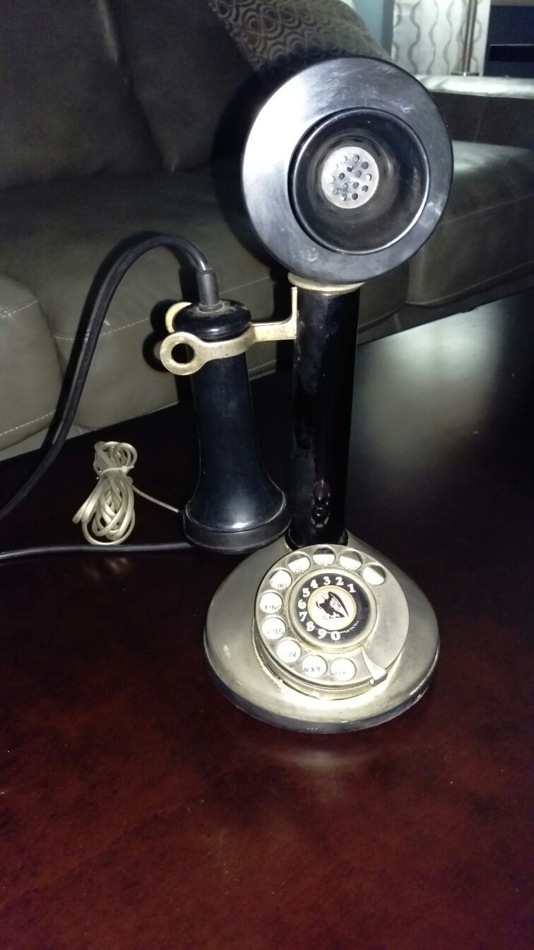 Vintage Radio Shack Bonnie and Clyde Candlestick phone