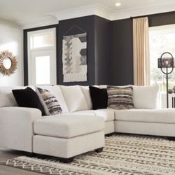 Like New 2-piece sectional Sofa With Chase 