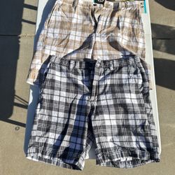 Mens Sz 33  Shorts 2 Pair 67 Ave & 101 Hwy