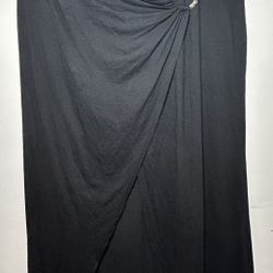 Women's stylish wrap skirt. Size L. $28.