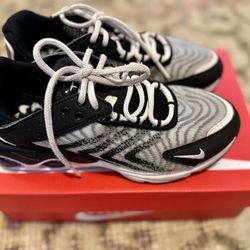 Nike Air Max (4.5Y)