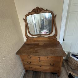 Stunning 1880s Quaker-Made Antique Dresser w/ Original Hand-Silvered Mirror - Solid Oak
