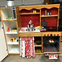 Child’s Kitchenette