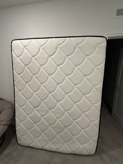 Queen Mattress for sale like-new