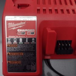 Milwaukee Charger New 