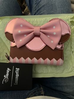 Minnie cupcake Loungefly wallet soft tag
