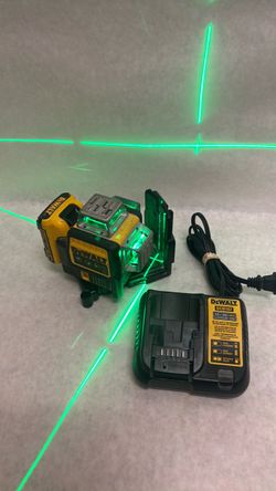 DeWalt laser level three cross axis green with battery and charger