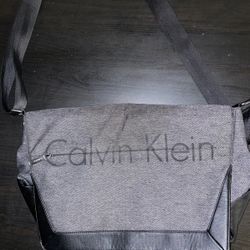 Calvin Klein Messenger Bag