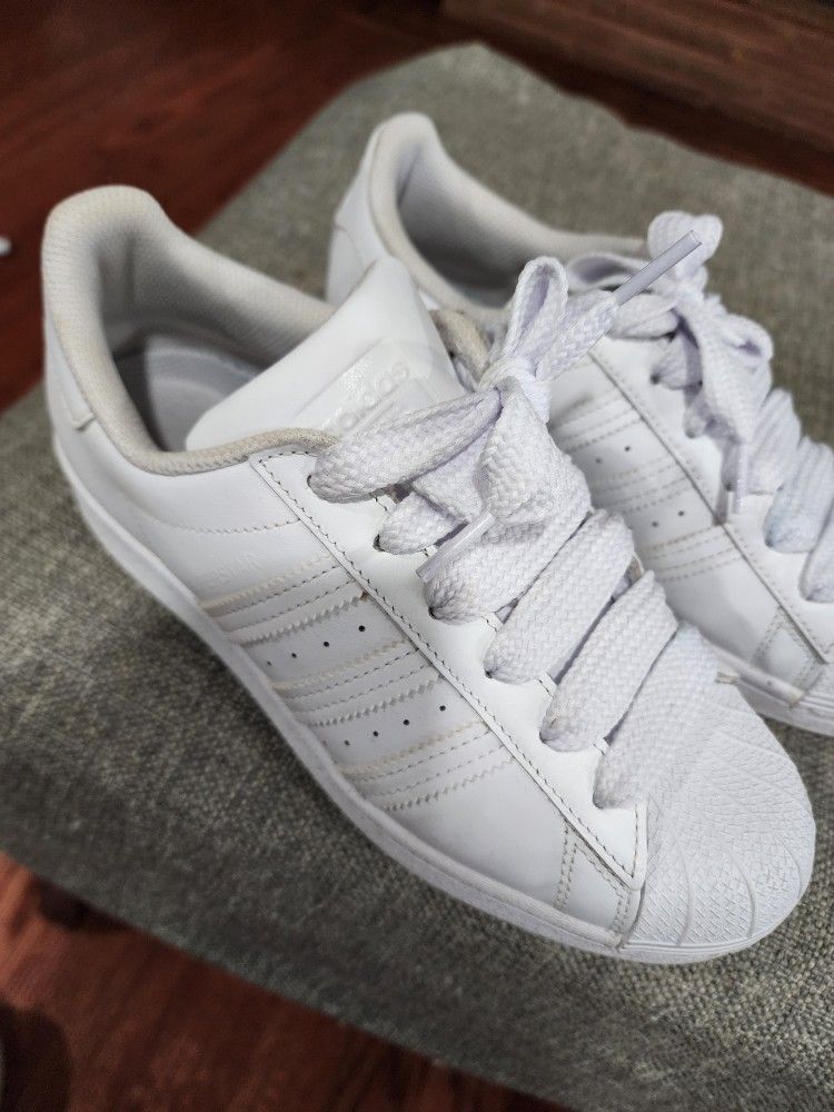 Women's ADIDAS SUPERSTAR Size 6.5