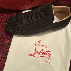 CHRISTIAN LOUBOUTIN RED BOTTOM SHOES (READ BELOW)