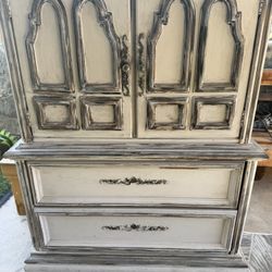 Beautiful Antique Dresser 