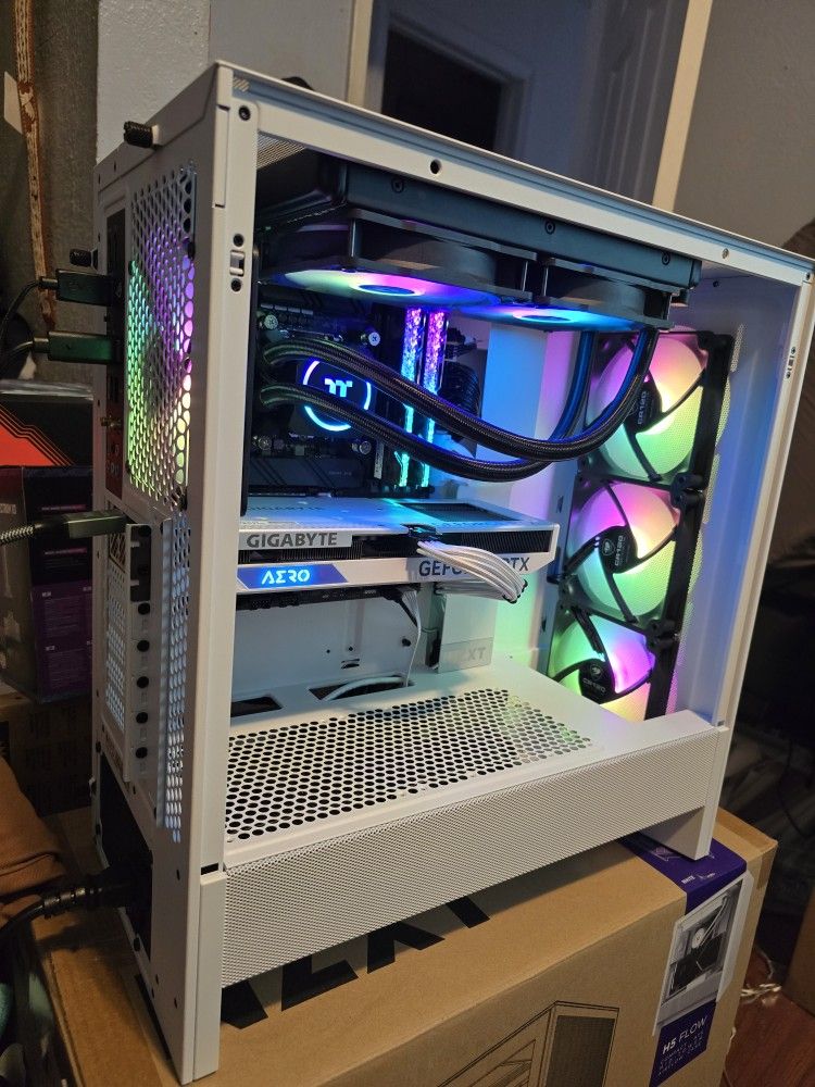 White Gaming PC RTX 4060