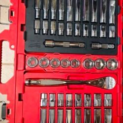Milwaukee 1/2" Ratchet And Socket Set 