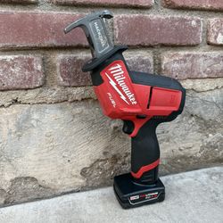 Milwaukee M12 FUEL HACKZALL Reciprocating Saw 2520-20 with XC4.0 Battery