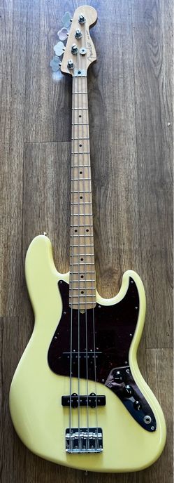 FENDER PLAYER JAZZ BASS 2021 MAPLE FINGERBOARD BUTTERCREAM