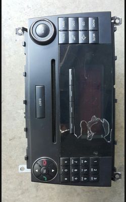 Mercedes-Benz CD Player console