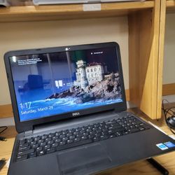 DELL INSPIRON LAPTOP WITH 15.6 INCH SCREEN WINDOW 10 LIKE NEW (LAP3)
