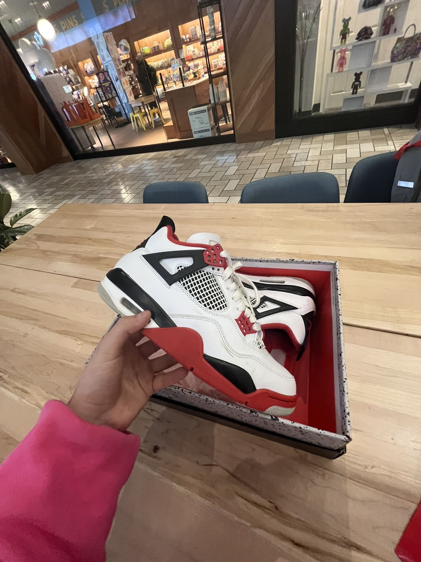 Air Jordan 4