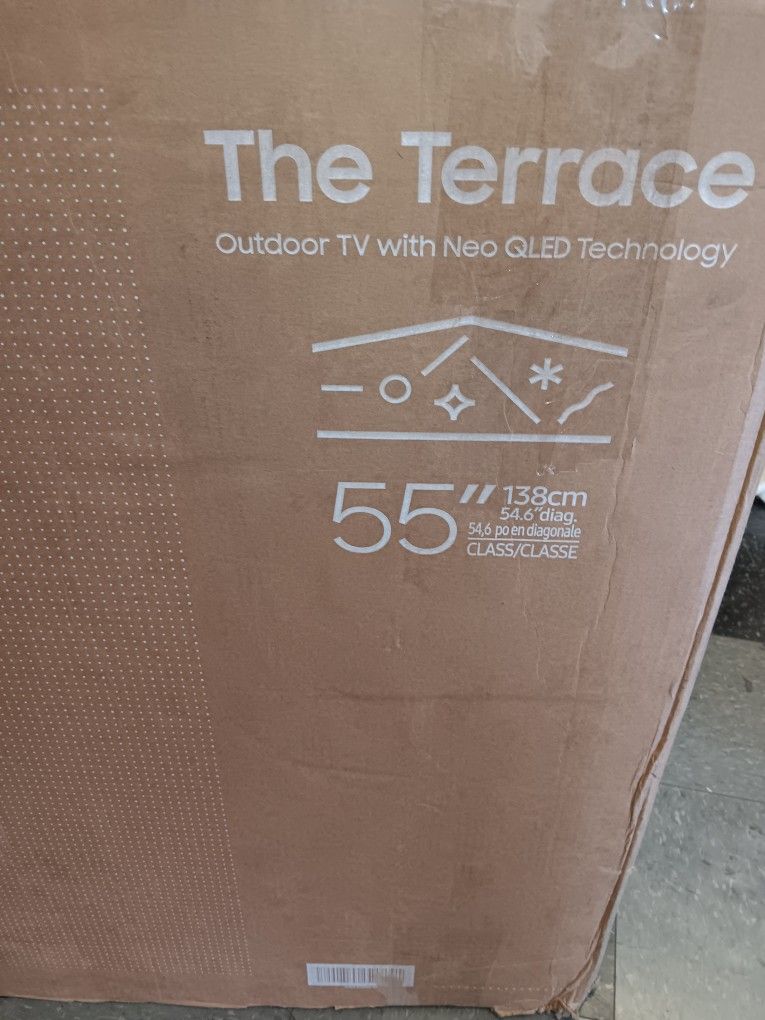 SAMSUNG 55"INCH THE TERRANCE QLED 4K LST7D OUTDOOR TV. 
