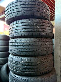 165/65/14 Vendo Set de Tires con 79% de vida las 4