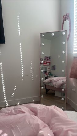 Light Up Pink Mirror