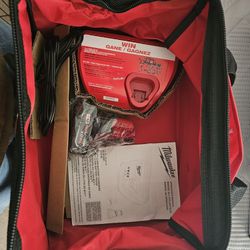 Milwaukee 12v Charger+ M12 XC 4.0 Battery+ Carry Bag