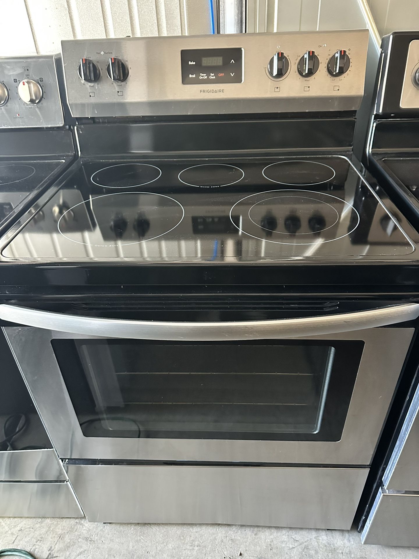Frigidaire Electric Stove