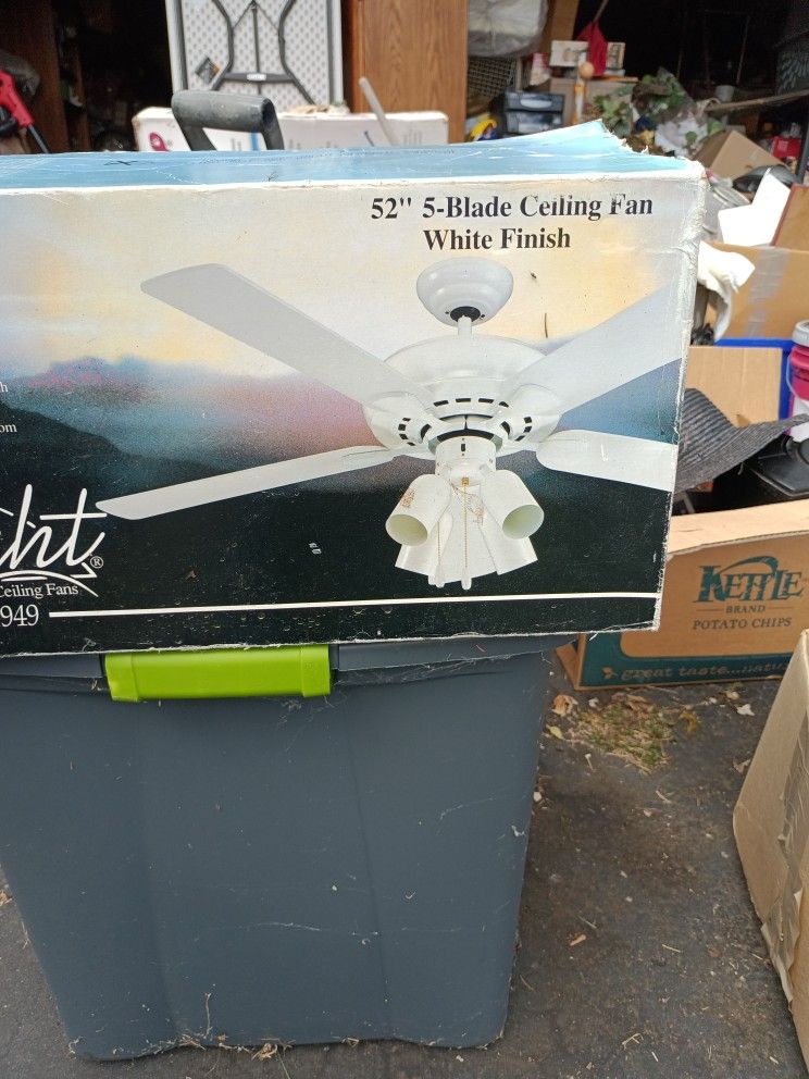 Sunlight Ceiling Fan