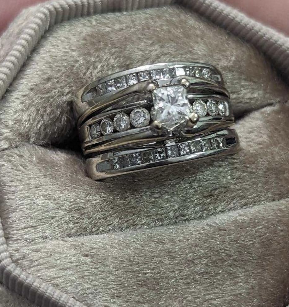Engagement/wedding rings Size 7