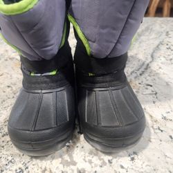 snow boots size 11 k