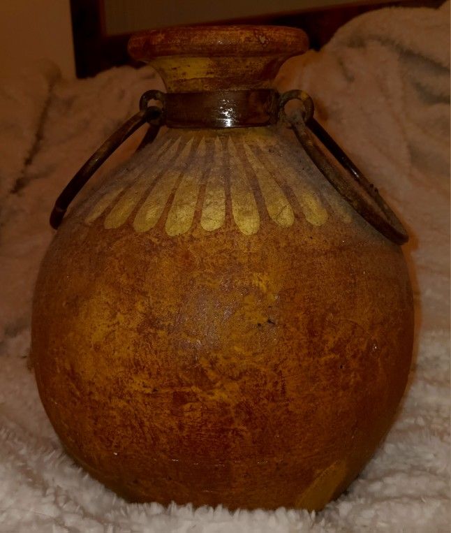 Vintage 12 In Tall SOUTH AMERICAN POTTERY