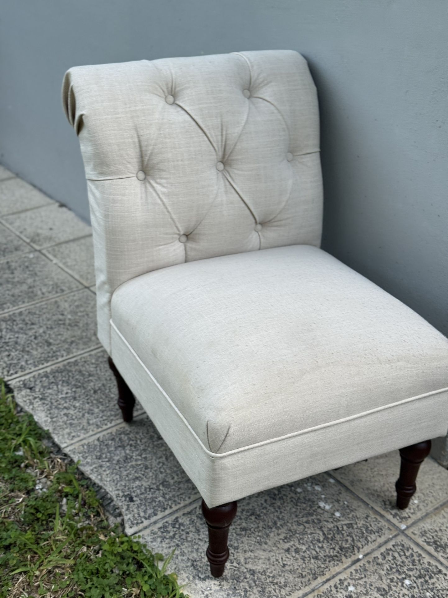 Tufted Lounge Chair