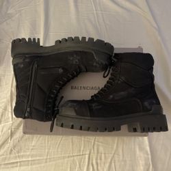 Balenciga Boots  