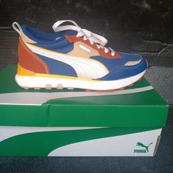 Mens 8.5 Puma Sneaker Very Stylish And Comfortable.