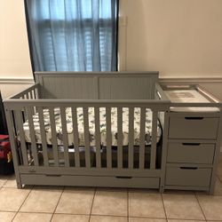 Crib with Changing Table and extra drawer at the bottom 