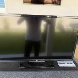 LG 32inches TV No Remote 