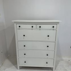 IKEA Dresser ( Delivery Is Available)