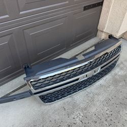 2006 Chevy Grill *Broken*