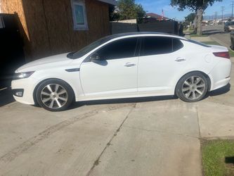 Kia Optima White Sedan