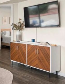 Tv stand/buffet table/tv stand