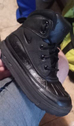 $$S- Nike Woodside 2 ACG Mid Triple Black