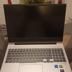 💻 HP Omen 16.1" FHD 165Hz – Intel i7 14ª Gen | RTX 4070 | 32GB RAM | 1TB SSD – Usada 9/10 – $850 USD
