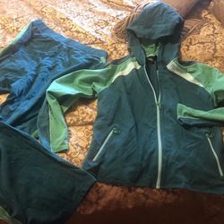 Two Peice Ladies Size Large Set $25 Or Best Offer