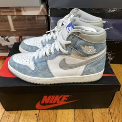 Jordan 1 Hyper Royal Size 8.5 